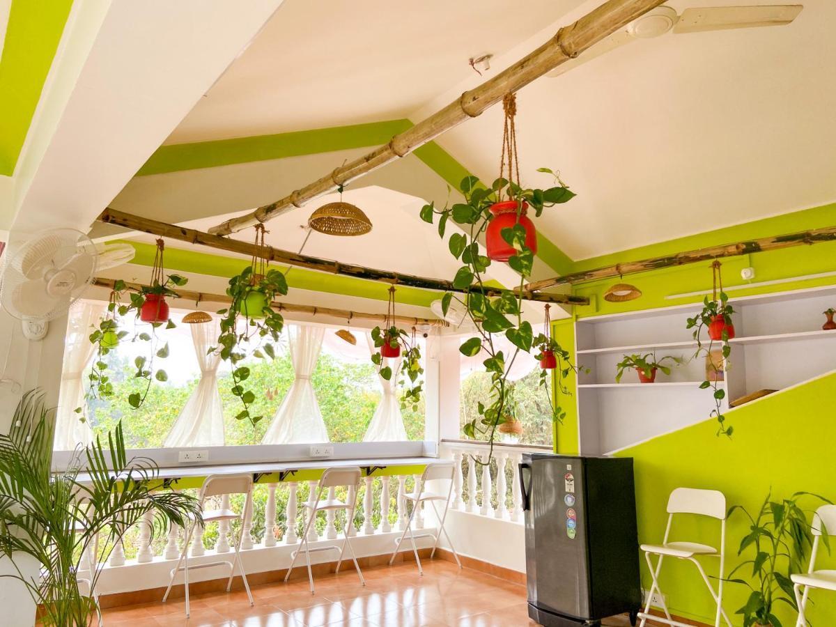 Nomadgao Vila Nova - Comfort, Great Views, Fast Wifi & Interesting People Anjuna Bagian luar foto