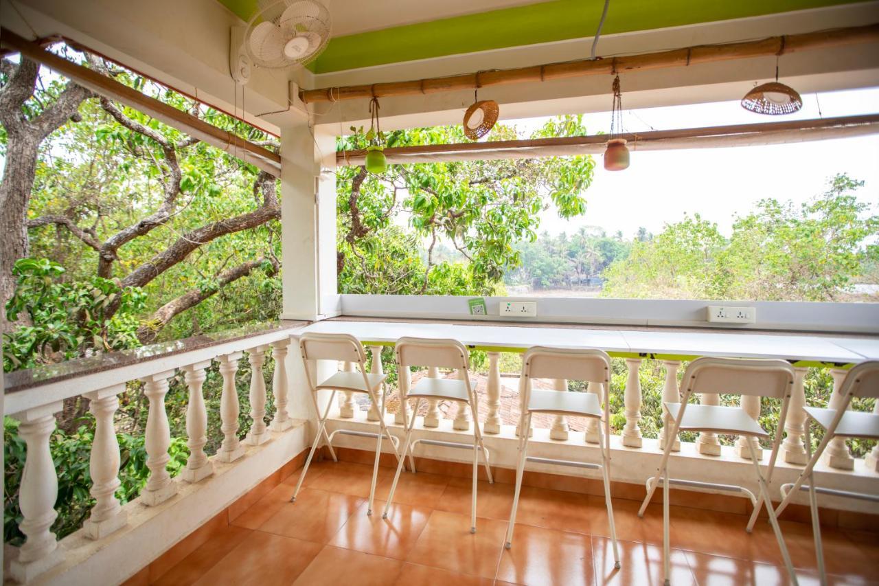 Nomadgao Vila Nova - Comfort, Great Views, Fast Wifi & Interesting People Anjuna Bagian luar foto